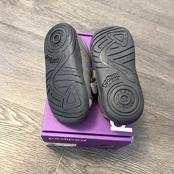Pediped Sneakers Size 6-6.5 NWT - Picture 3 of 3